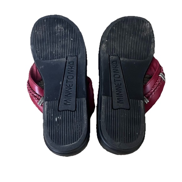MINNETONKA Silverthorne Leather Thong 8 Sandals Red Western Cowgirl Rodeo Coast - Picture 8 of 11